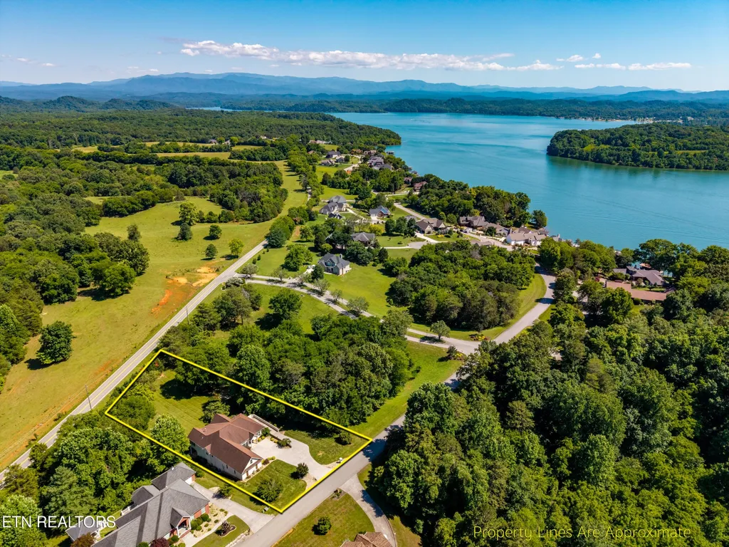 210 Indian Shadows Drive Maryville TN 37801