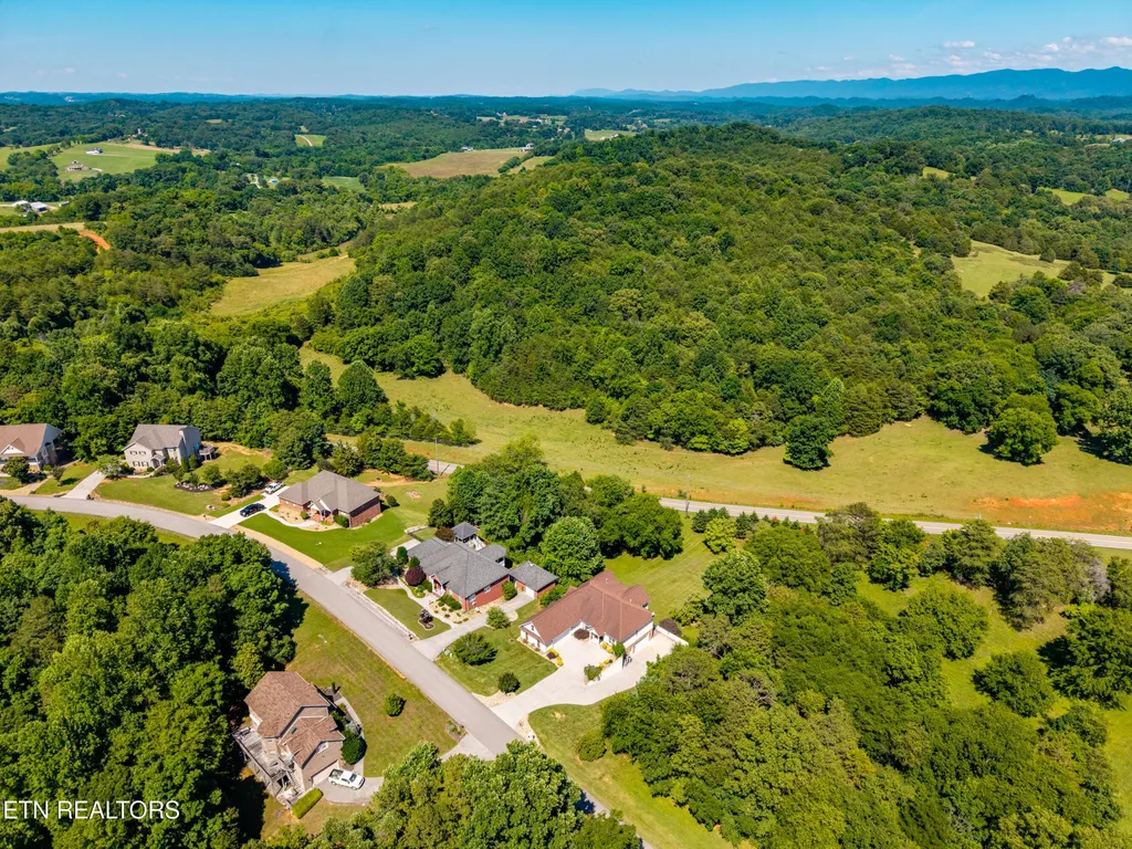 210 Indian Shadows Drive Maryville TN 37801