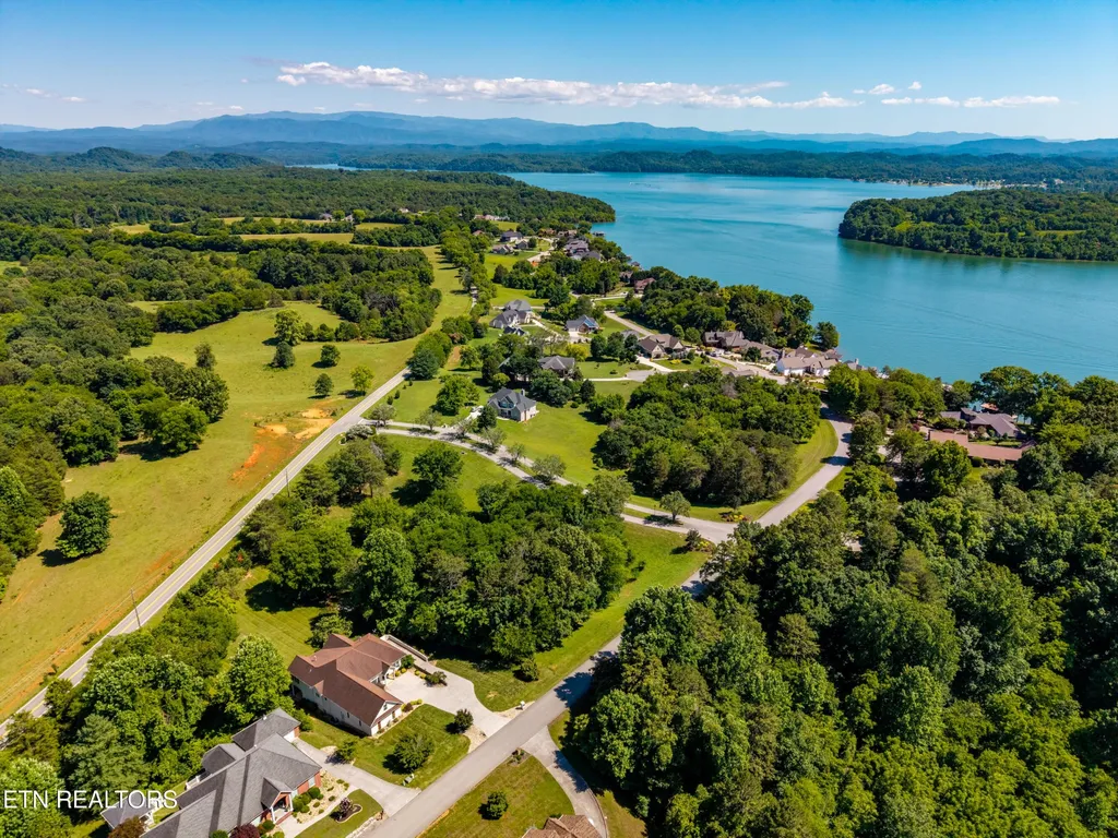 210 Indian Shadows Drive Maryville TN 37801