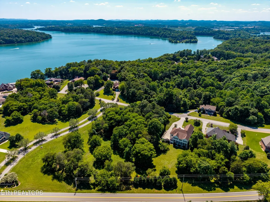 210 Indian Shadows Drive Maryville TN 37801