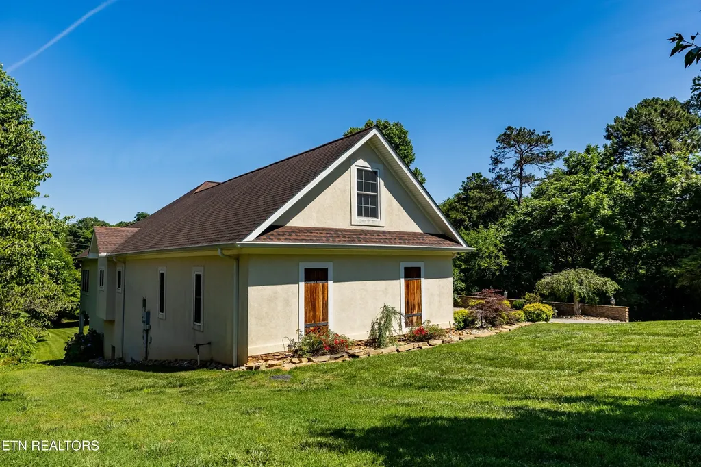 210 Indian Shadows Drive Maryville TN 37801