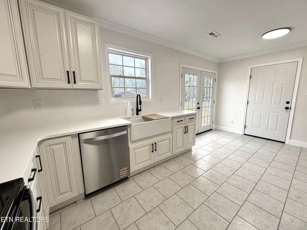 115 Spruce Lane Kingston TN 37763