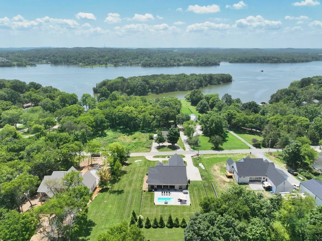 335 Sunset Island Trail Gallatin TN 37066