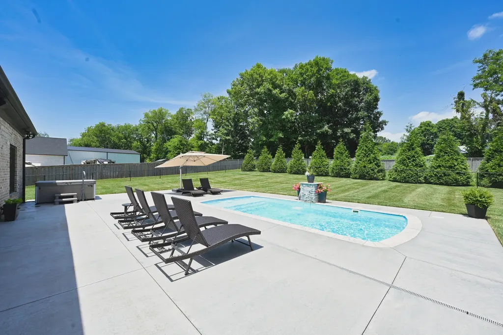 335 Sunset Island Trail Gallatin TN 37066