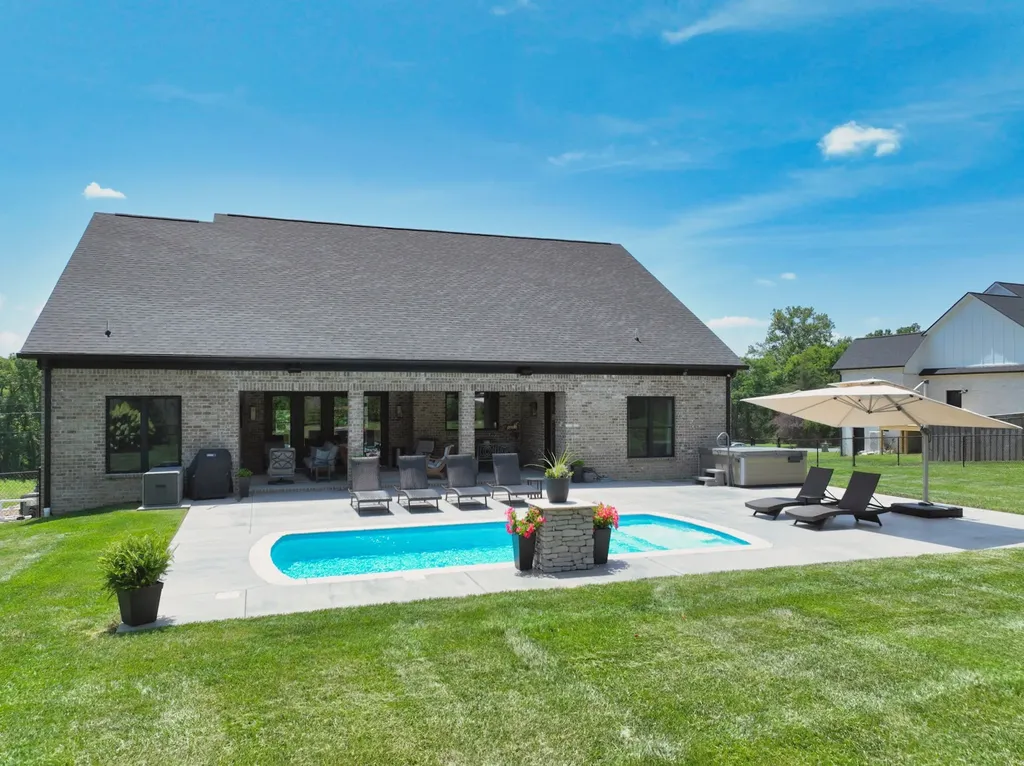 335 Sunset Island Trail Gallatin TN 37066
