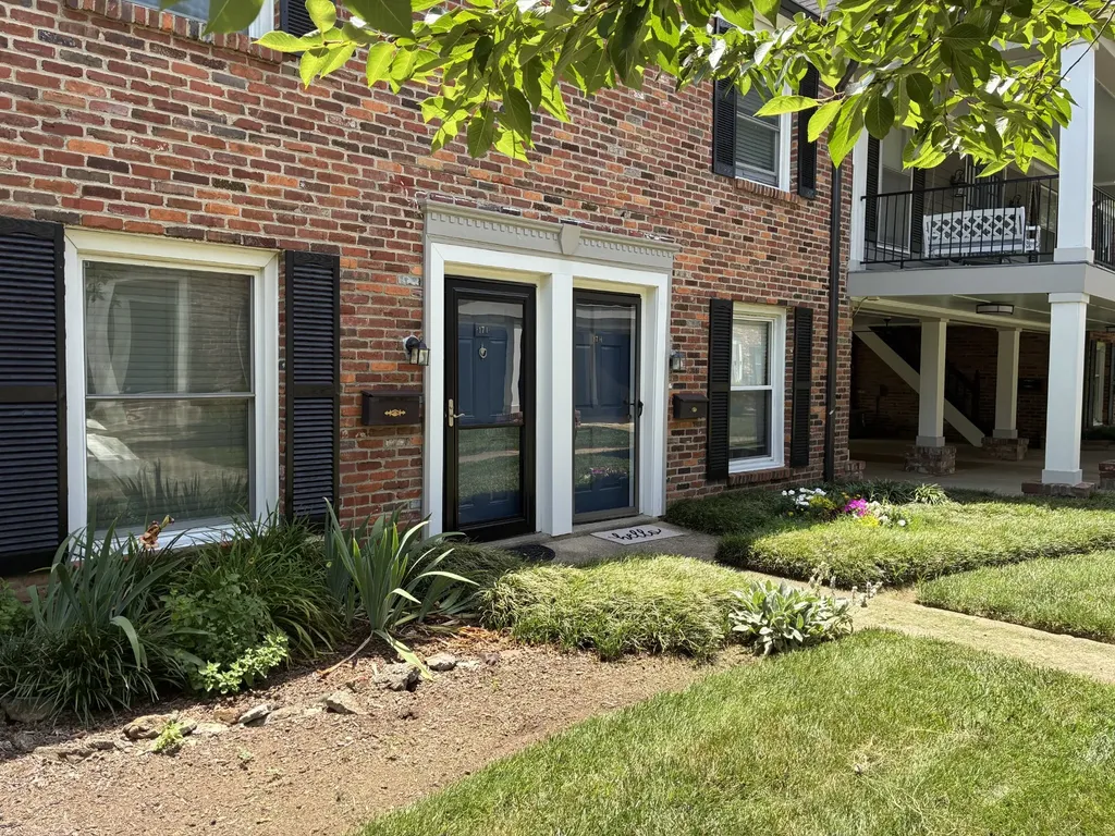 5025 Hillsboro Pike Nashville TN 37215