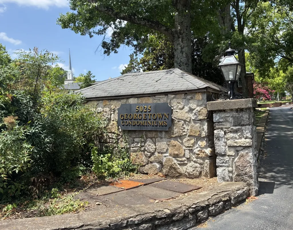 5025 Hillsboro Pike Nashville TN 37215