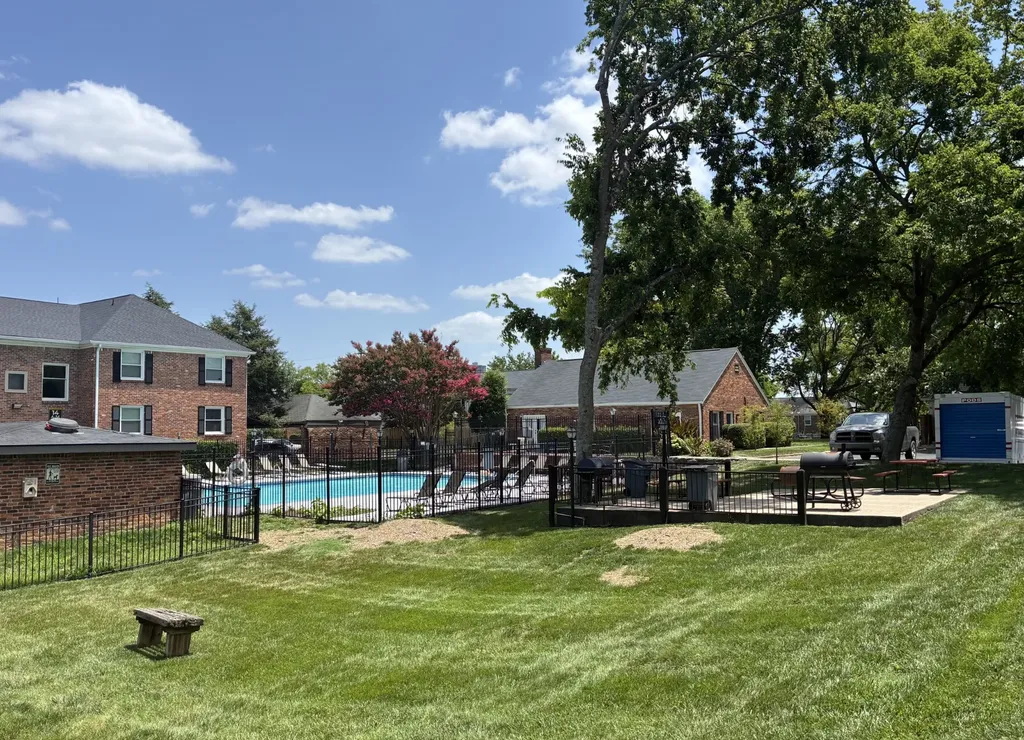 5025 Hillsboro Pike Nashville TN 37215