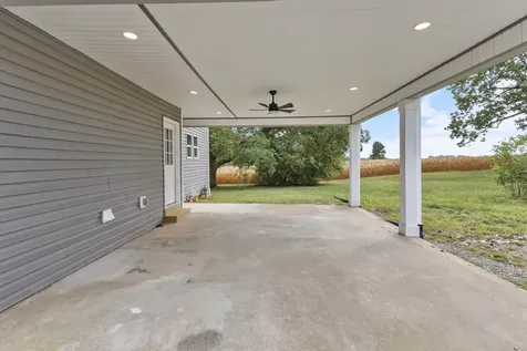 5178 E Robertson Road Cross Plains TN 37049