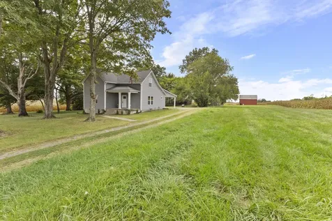 5178 E Robertson Road Cross Plains TN 37049