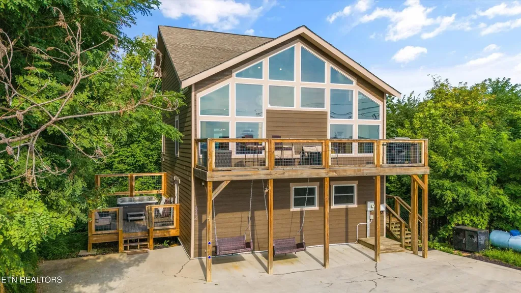 622 Wiley Oakley Drive Gatlinburg TN 37738