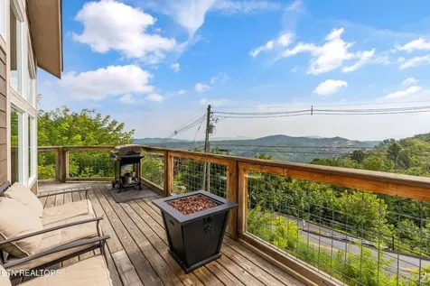 622 Wiley Oakley Drive Gatlinburg TN 37738