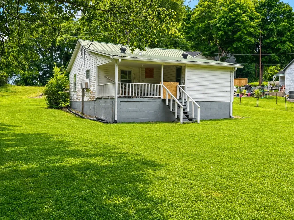 310 Davis Drive Clarksville TN 37040