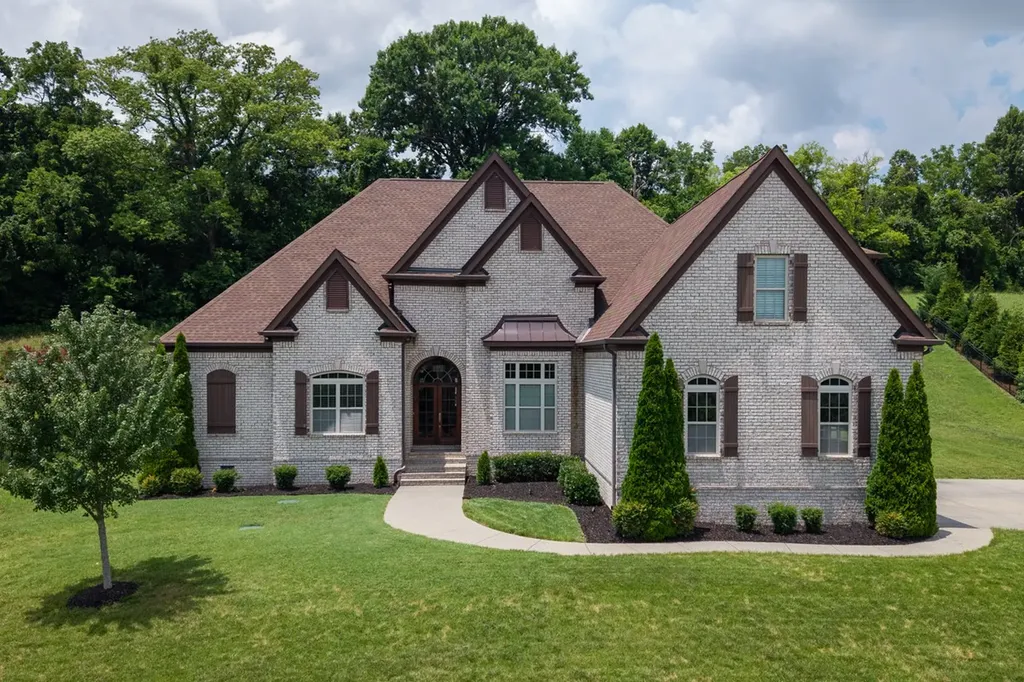 9222 Holstein Drive Nolensville TN 37135