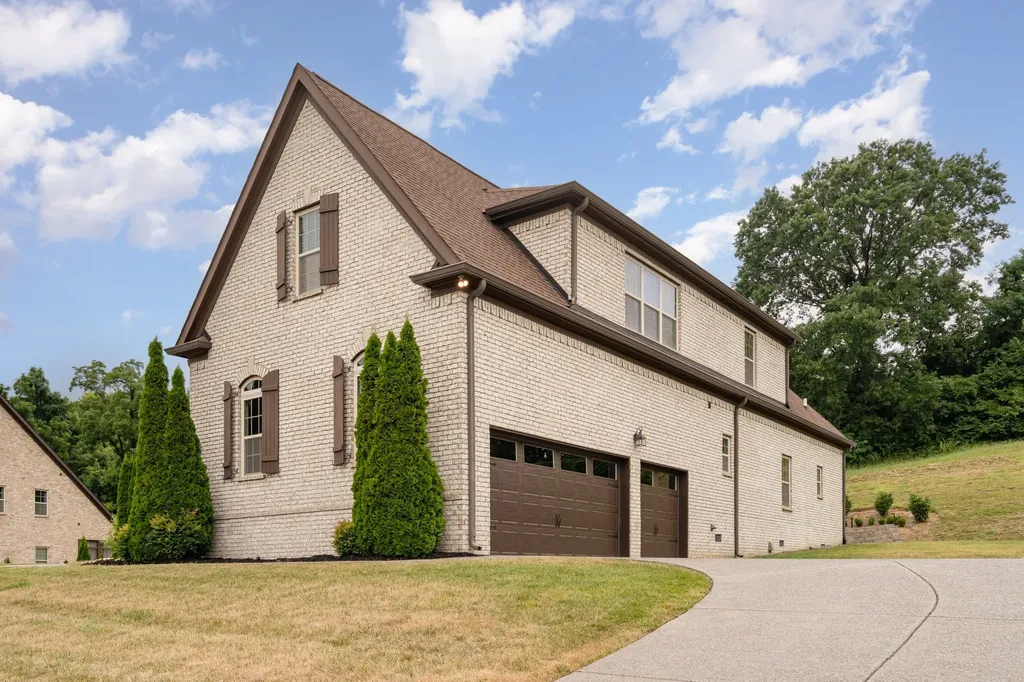 9222 Holstein Drive Nolensville TN 37135