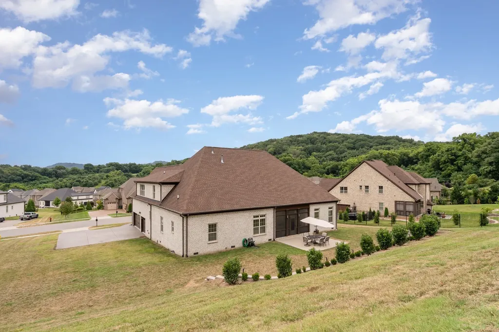 9222 Holstein Drive Nolensville TN 37135