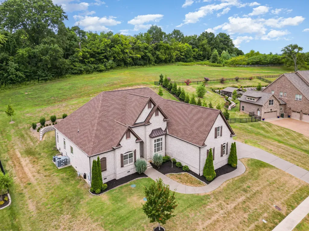 9222 Holstein Drive Nolensville TN 37135