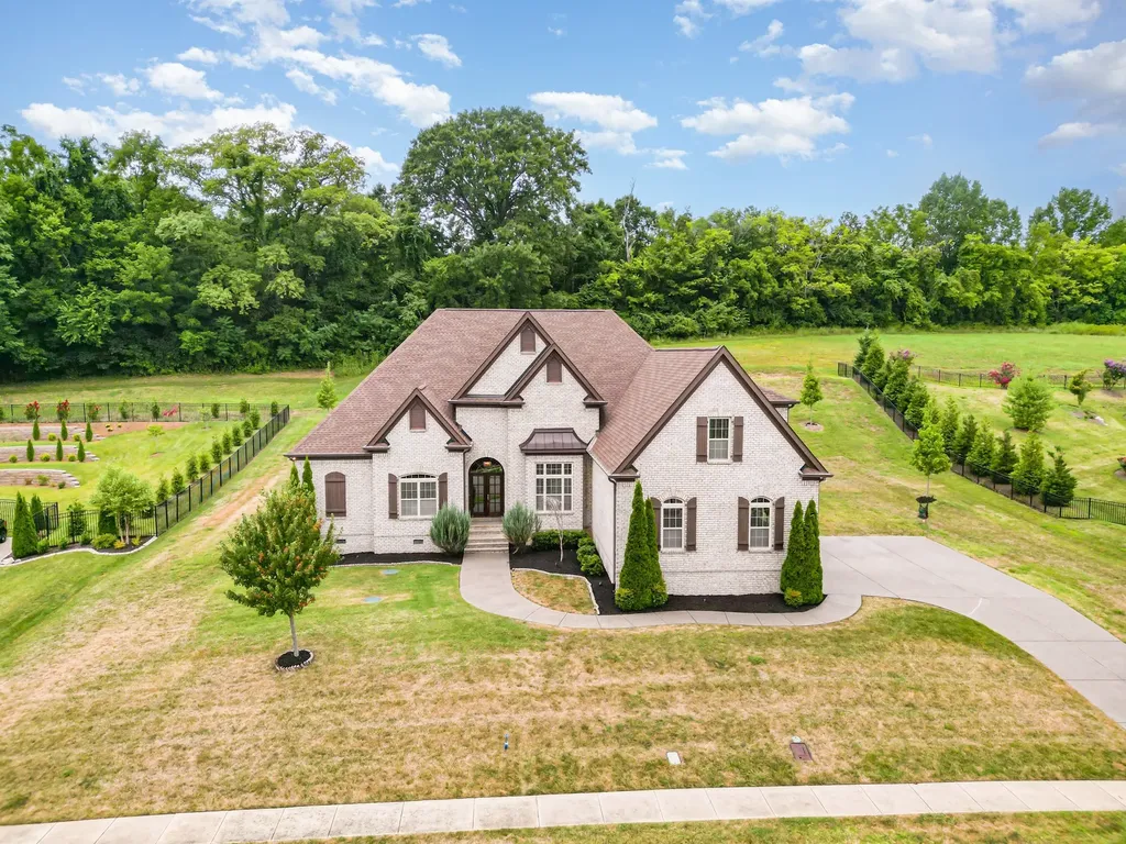 9222 Holstein Drive Nolensville TN 37135
