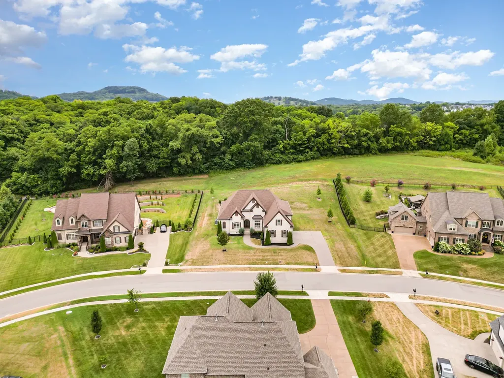 9222 Holstein Drive Nolensville TN 37135