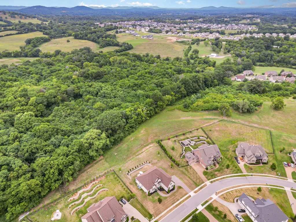 9222 Holstein Drive Nolensville TN 37135
