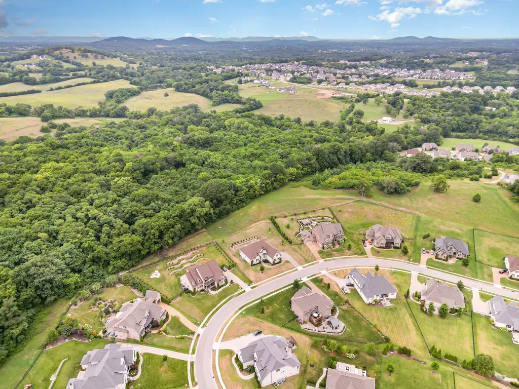 9222 Holstein Drive Nolensville TN 37135