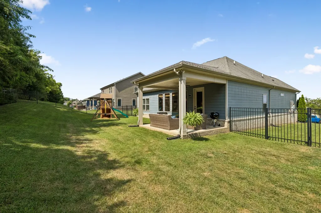 2720 Nottingham Drive Columbia TN 38401