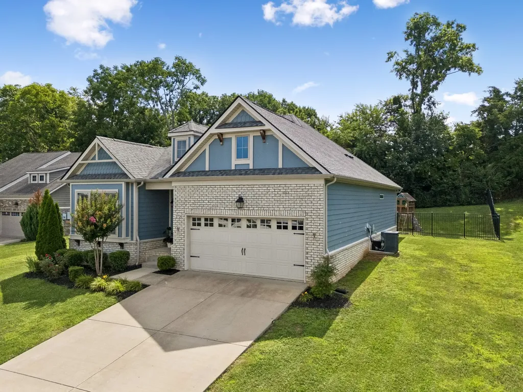2720 Nottingham Drive Columbia TN 38401