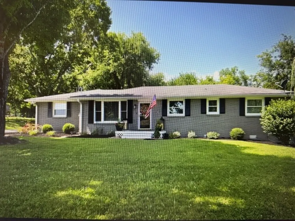 210 Elnora Court Hendersonville TN 37075