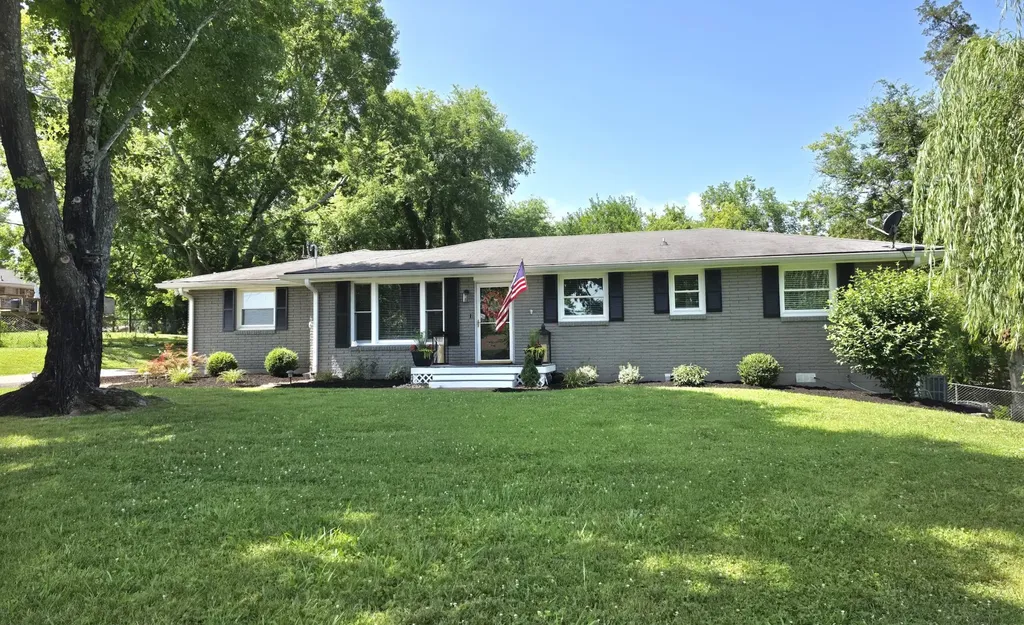 210 Elnora Court Hendersonville TN 37075