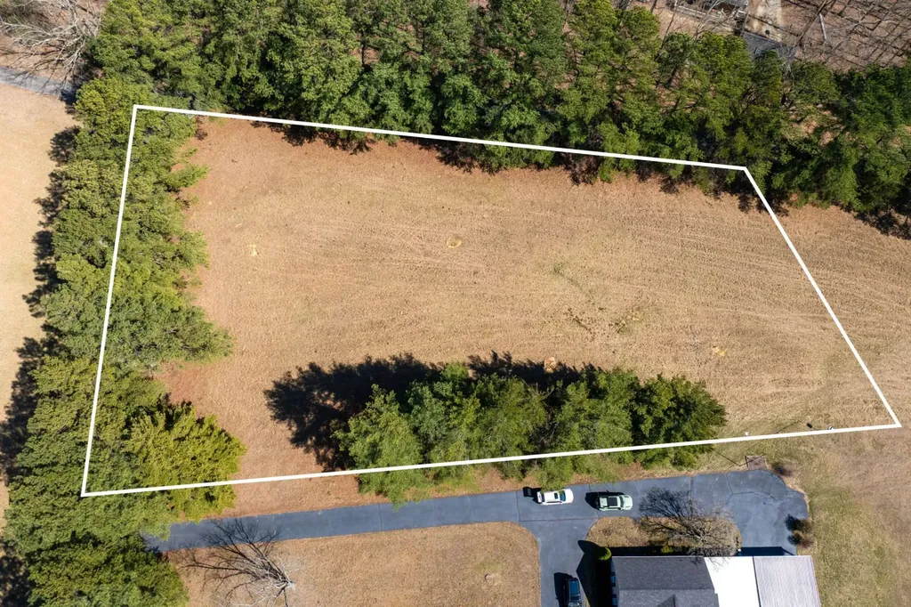 2 Old Pond Lane Dickson TN 37055
