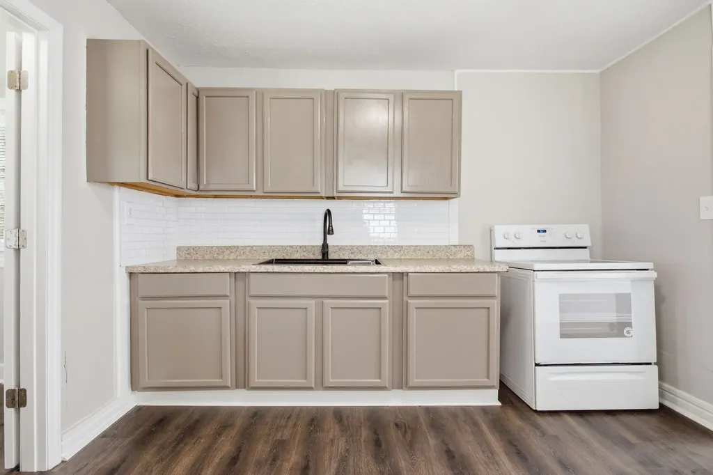 1604 S High Street Columbia TN 38401