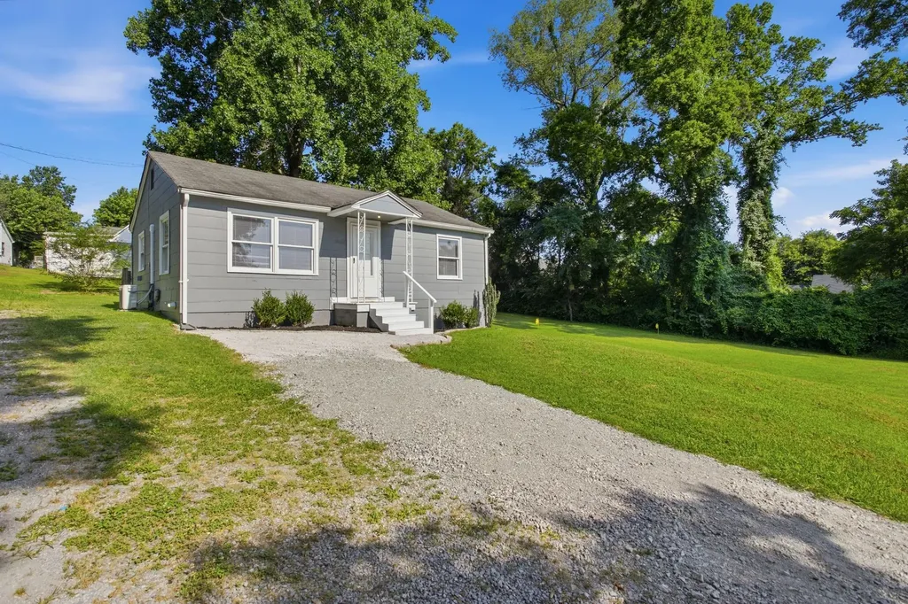 1604 S High Street Columbia TN 38401