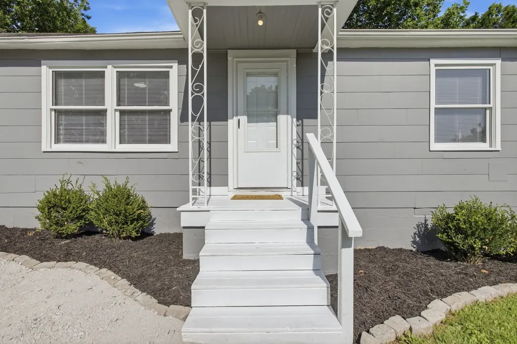 1604 S High Street Columbia TN 38401