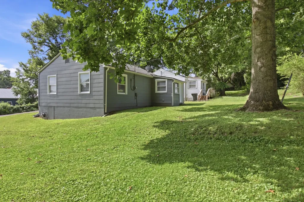 1604 S High Street Columbia TN 38401