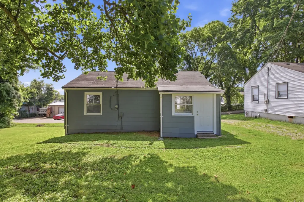 1604 S High Street Columbia TN 38401