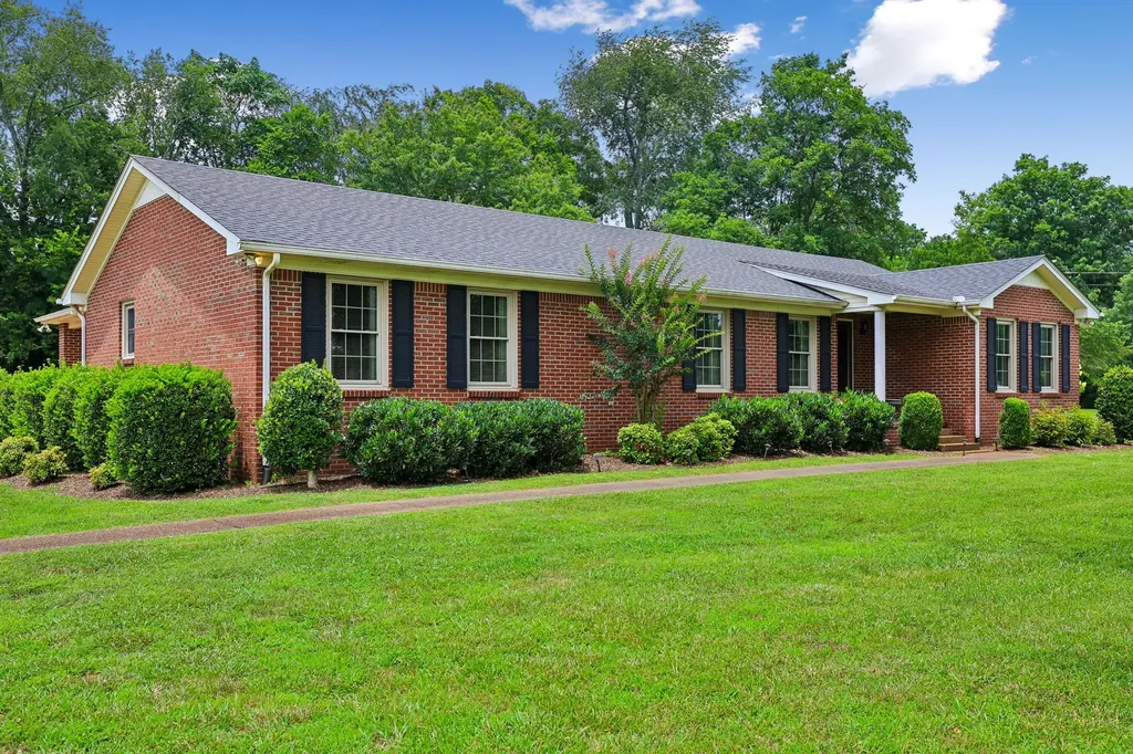 205 Crestview Street Chapel Hill TN 37034