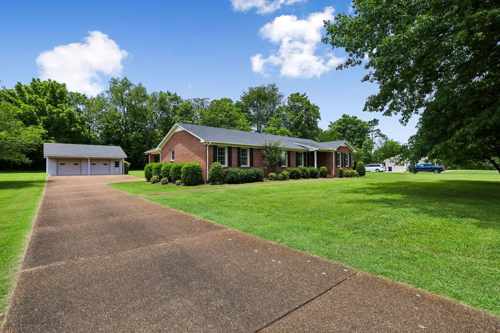205 Crestview Street Chapel Hill TN 37034