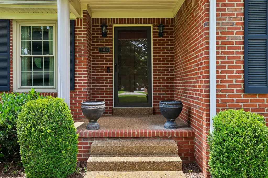 205 Crestview Street Chapel Hill TN 37034