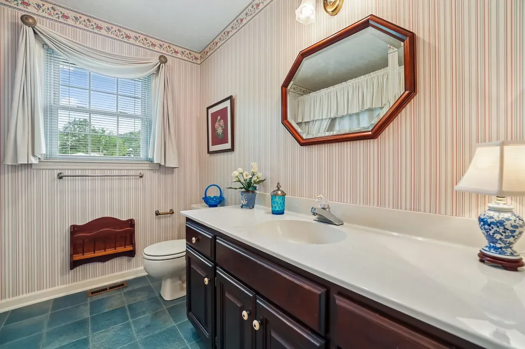 205 Crestview Street Chapel Hill TN 37034