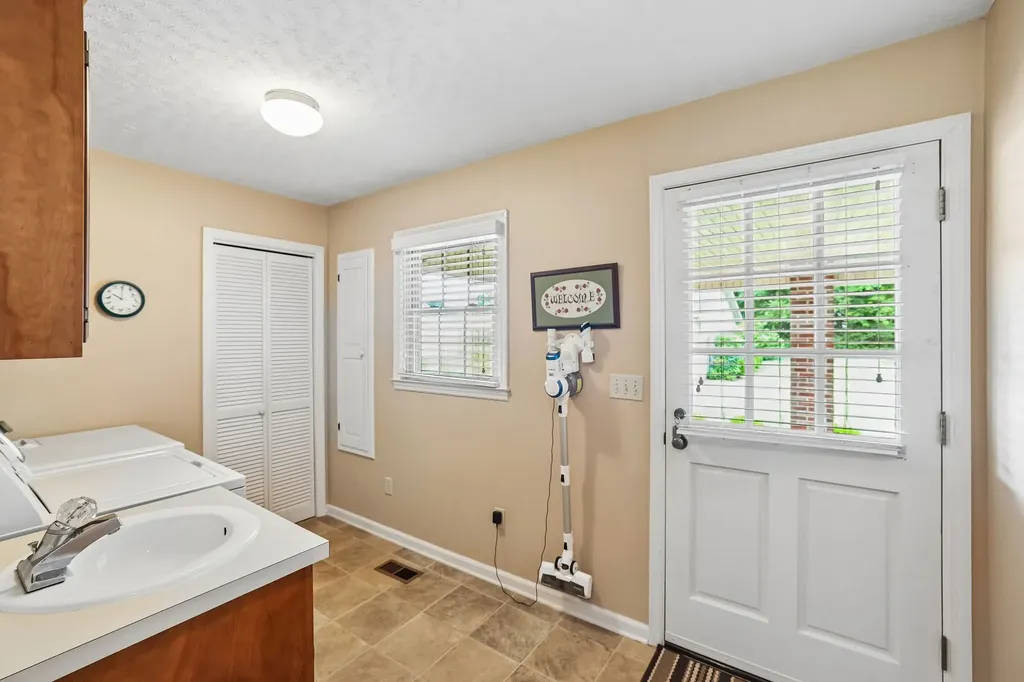 205 Crestview Street Chapel Hill TN 37034
