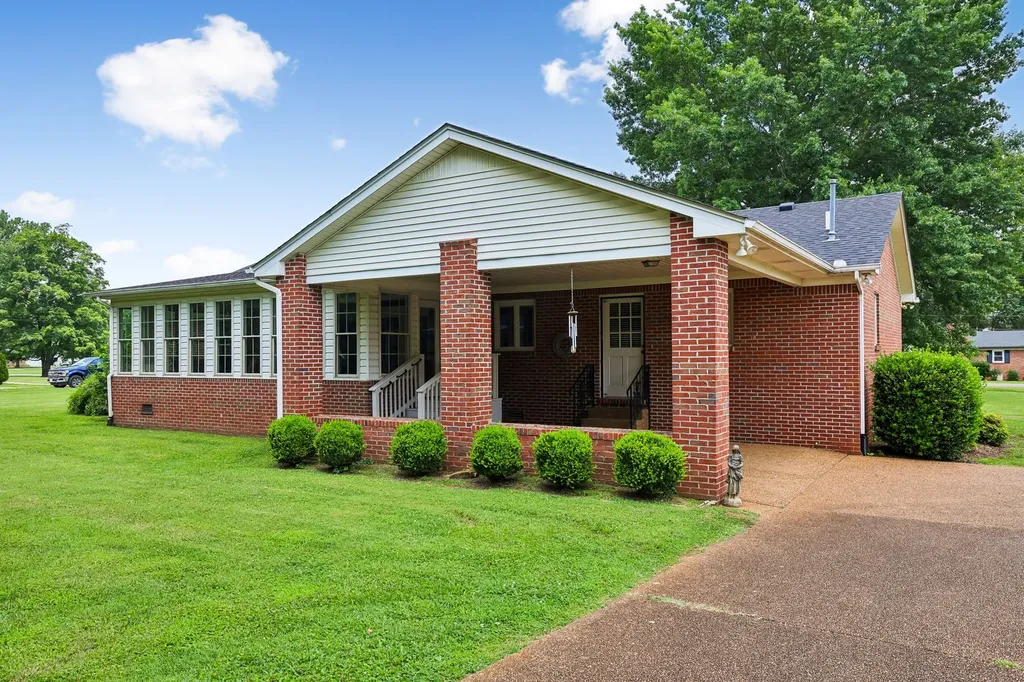205 Crestview Street Chapel Hill TN 37034