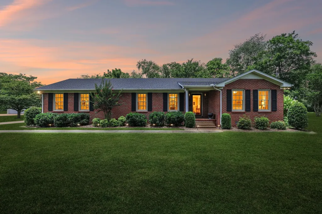 205 Crestview Street Chapel Hill TN 37034