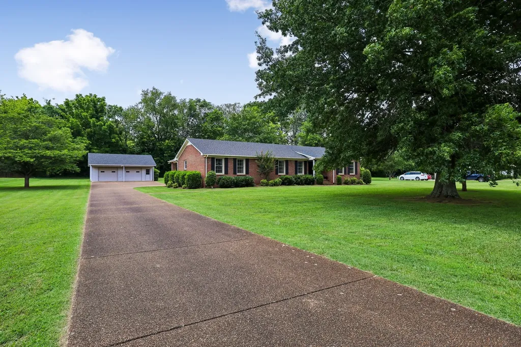 205 Crestview Street Chapel Hill TN 37034