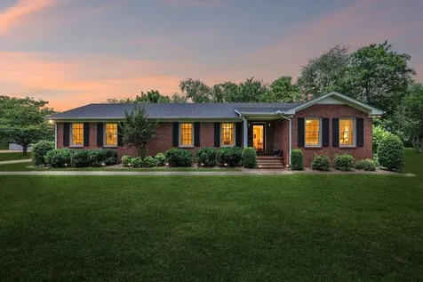 205 Crestview Street Chapel Hill TN 37034