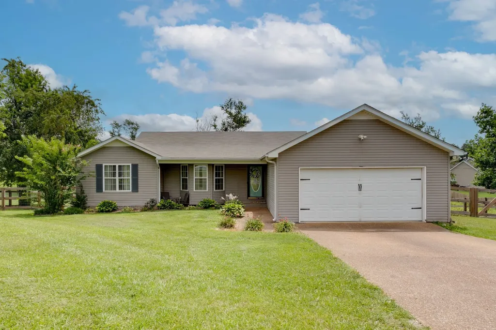 6003 Hill Circle Bon Aqua TN 37025