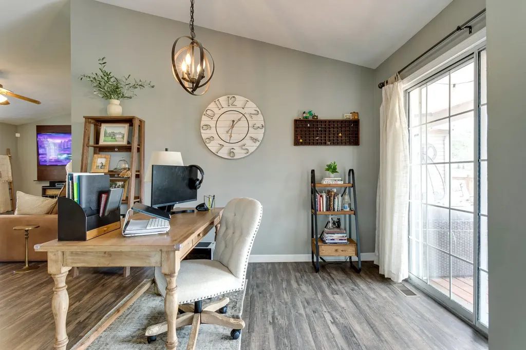 6003 Hill Circle Bon Aqua TN 37025