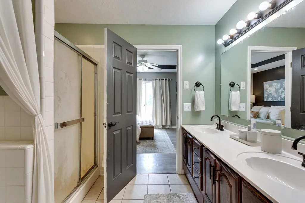 6003 Hill Circle Bon Aqua TN 37025