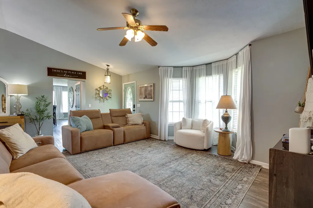 6003 Hill Circle Bon Aqua TN 37025