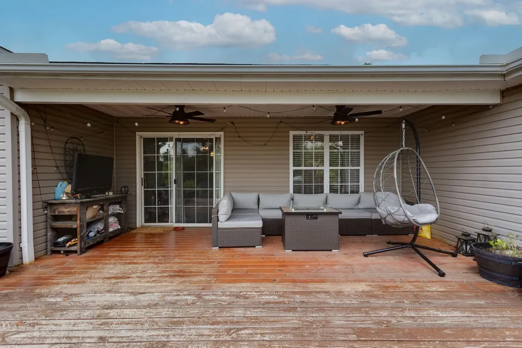6003 Hill Circle Bon Aqua TN 37025