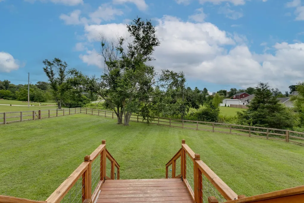 6003 Hill Circle Bon Aqua TN 37025
